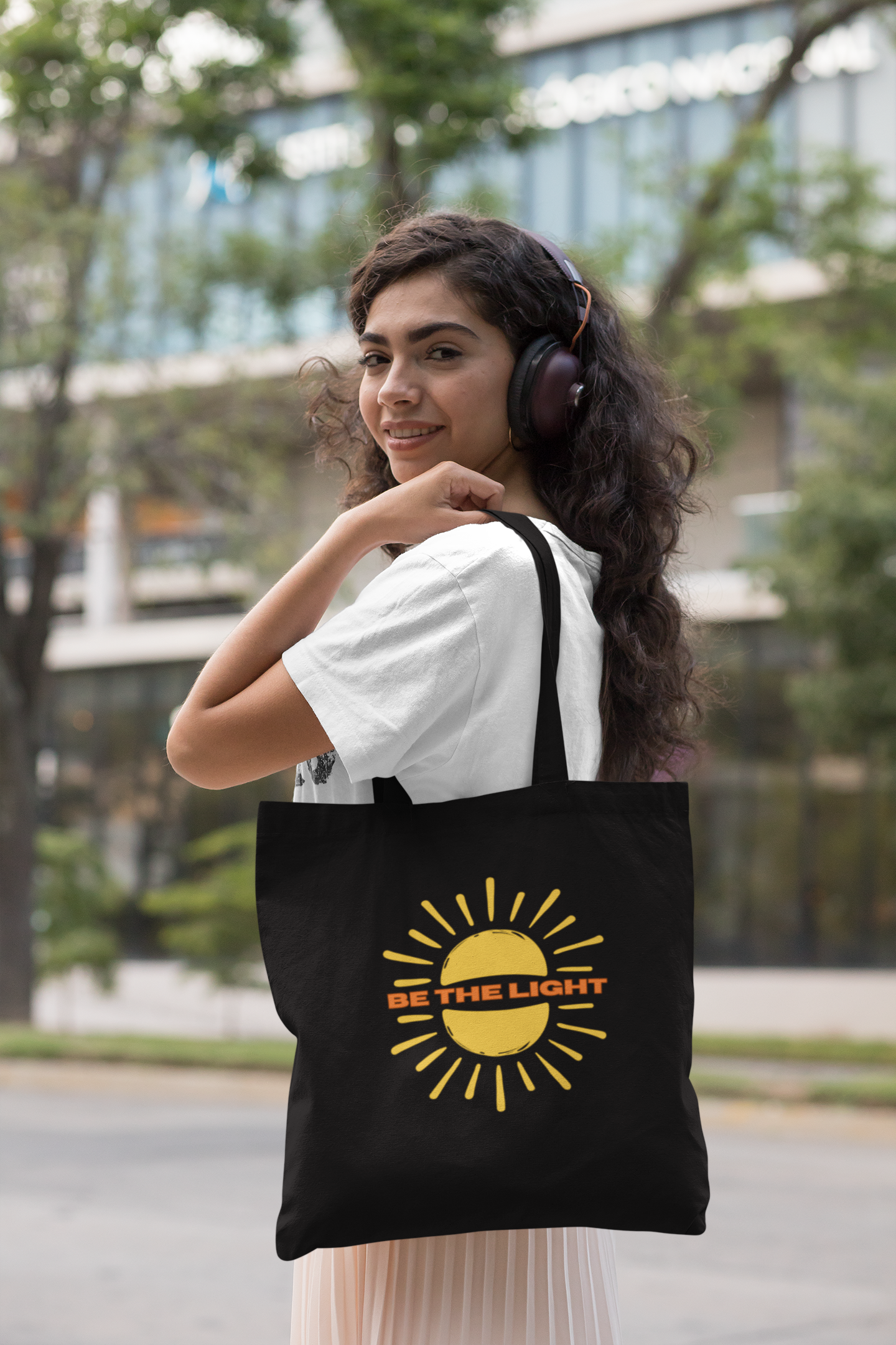 Be the Light - Essential Signature Tote Bag (with Zipper)