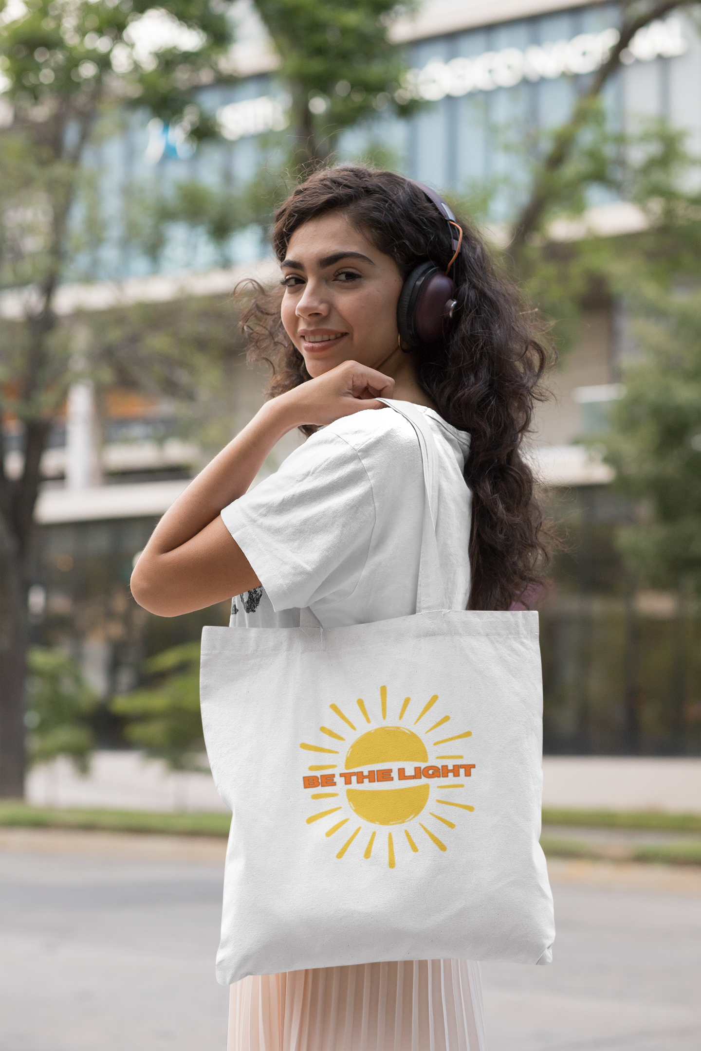 Be the Light - Essential Signature Tote Bag (with Zipper)